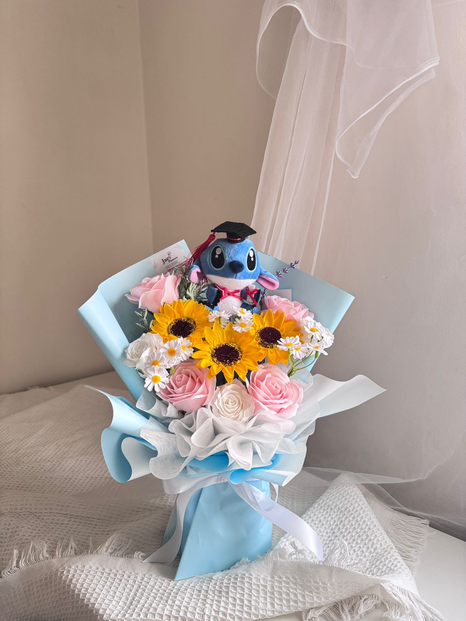 Stitch Graduated Bouquet